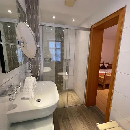 Hotel Sassenhof 3*