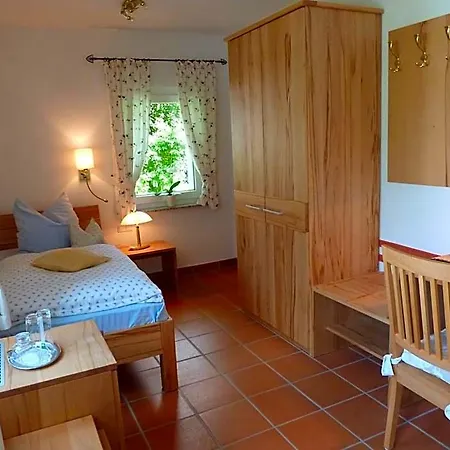 Sassenhof מלון 3*