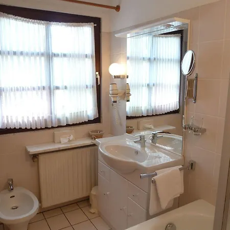 Hotel Sassenhof 3*